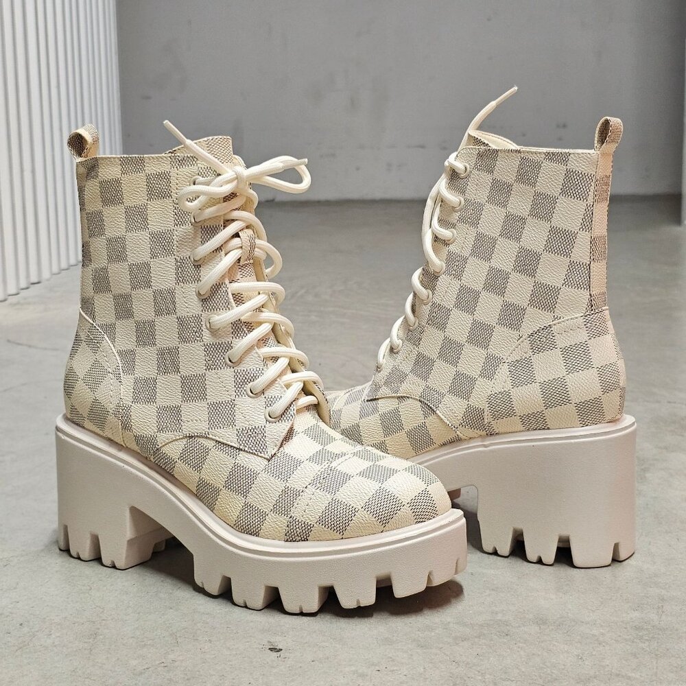 Checkered Platform Lace-Up Ankle Boots With Chunky Lug Soles - Beige & Cream - W